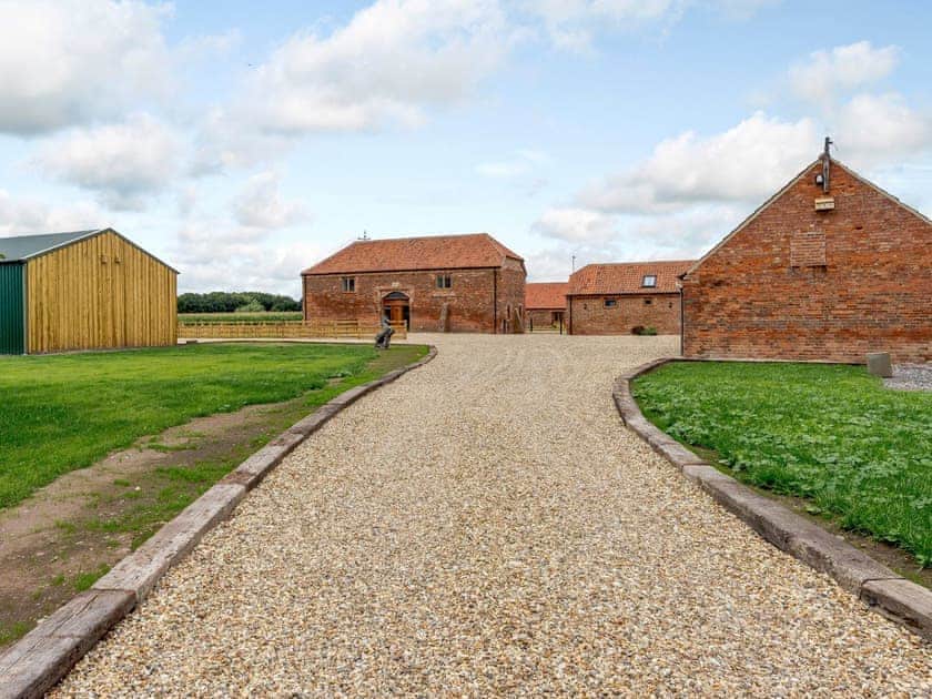 Driveway | Honies Farm Barns- The Barley Store - Honies Farm Barns, East Stoke, near Newark