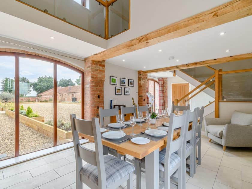 Dining room | Honies Farm barns- The Archers - Honies Farm barns, East Stoke, near Newark