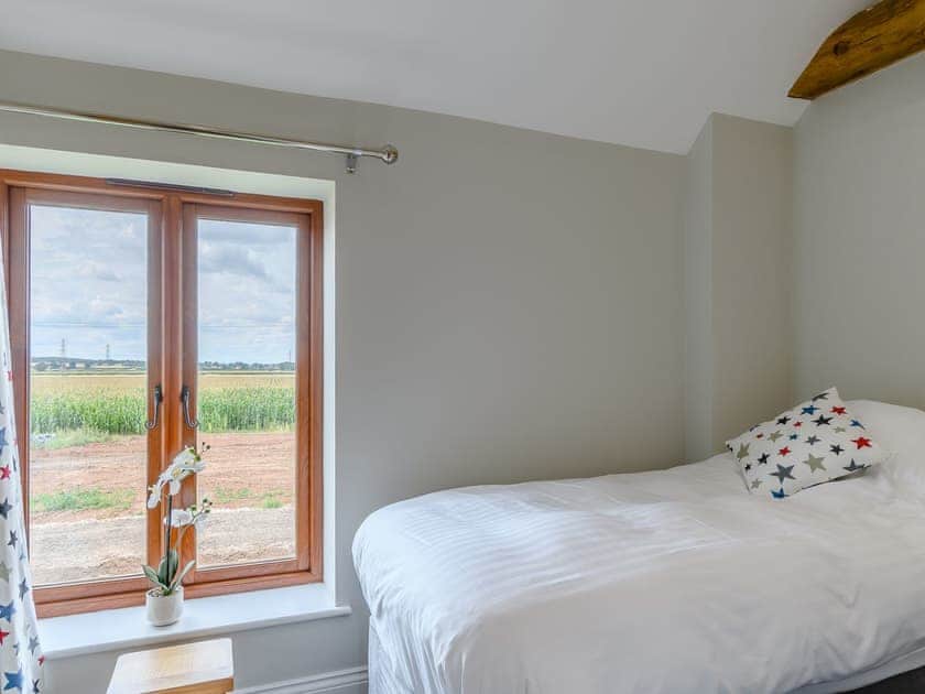 Twin bedroom | Honies Farm barns- The Archers - Honies Farm barns, East Stoke, near Newark