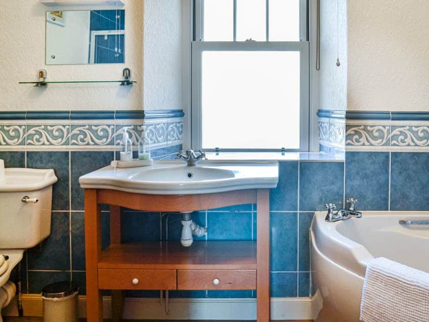 Bathroom | Repentance View, Annan