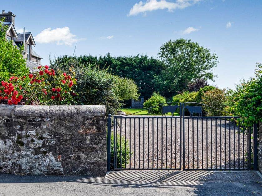 Exterior | Repentance View, Annan