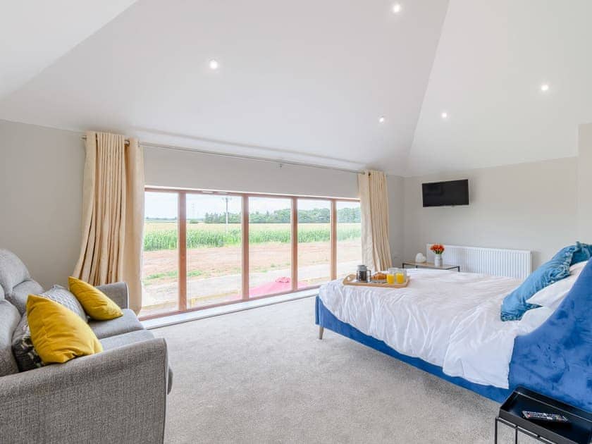 Double bedroom | Honies Farm Barns- The Vintage Store - Honies Farm Barns, East Stoke, near Newark