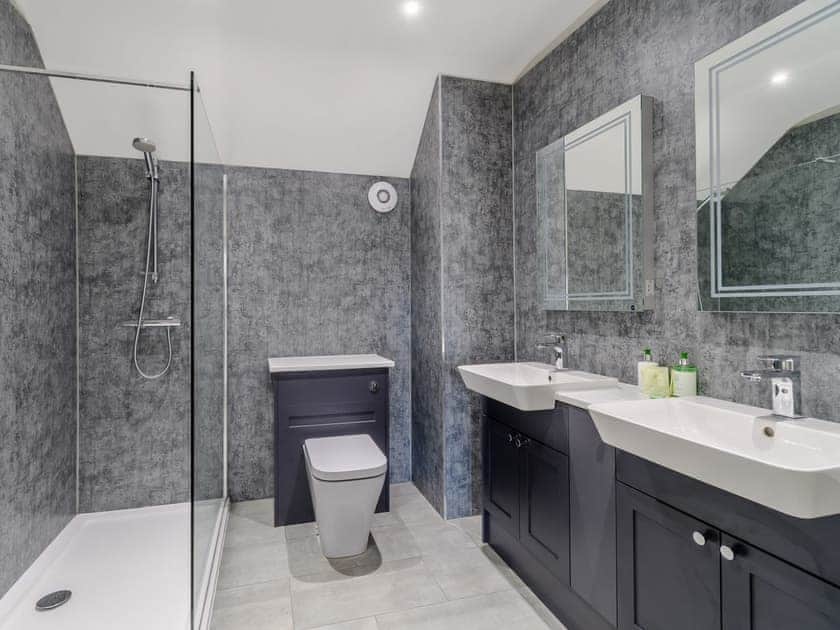 En-suite | Honies Farm Barns- The Vintage Store - Honies Farm Barns, East Stoke, near Newark