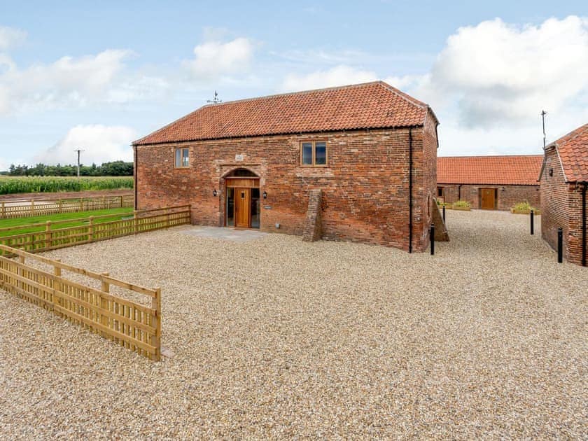 Parking | Honies Farm Barns- The Vintage Store - Honies Farm Barns, East Stoke, near Newark
