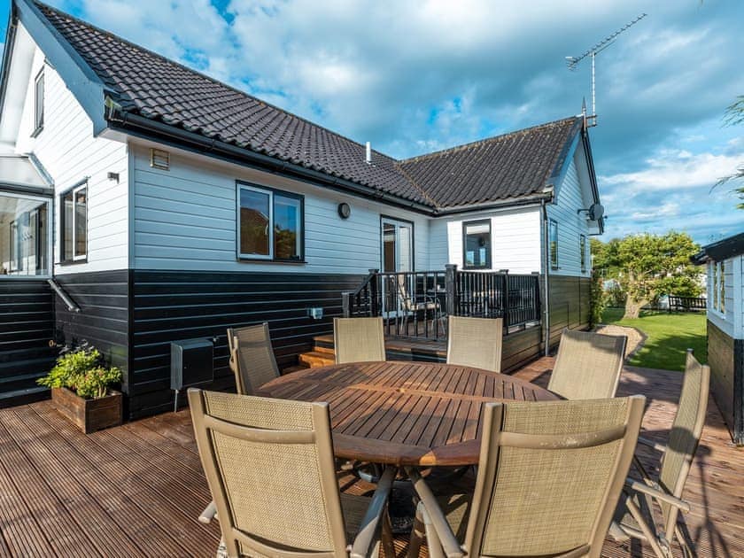 Sitting-out-area | The Reeds, Wroxham