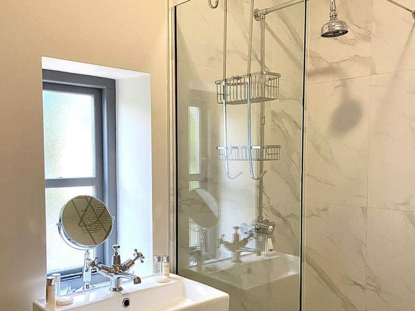 Shower room | The Old Damson Tree Barn, Parwich