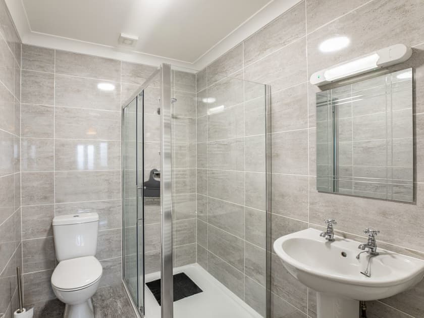 Shower room | 10 Dawson Park - Marian Avenue Properties, Mablethorpe
