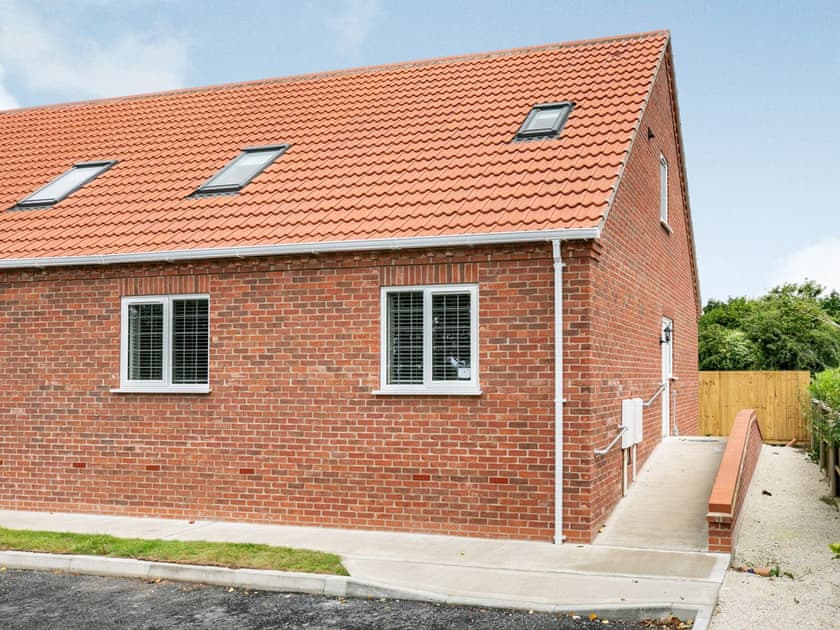 Exterior | 10 Dawson Park - Marian Avenue Properties, Mablethorpe