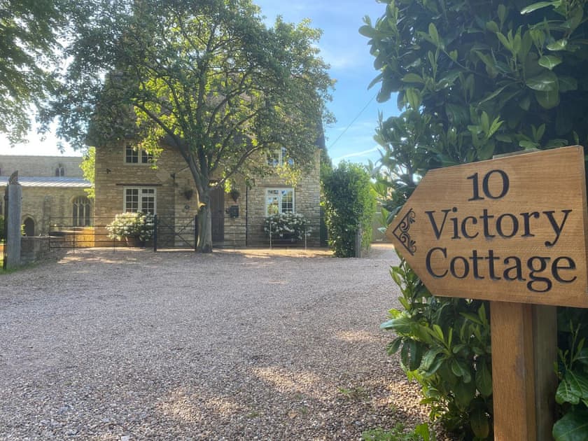 Driveway | Victory Cottage, Cottesmore