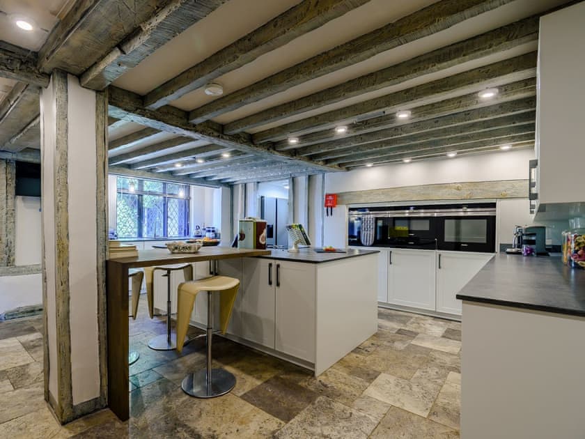 Kitchen | Furnace House - Furnace Cottages, Felbridge