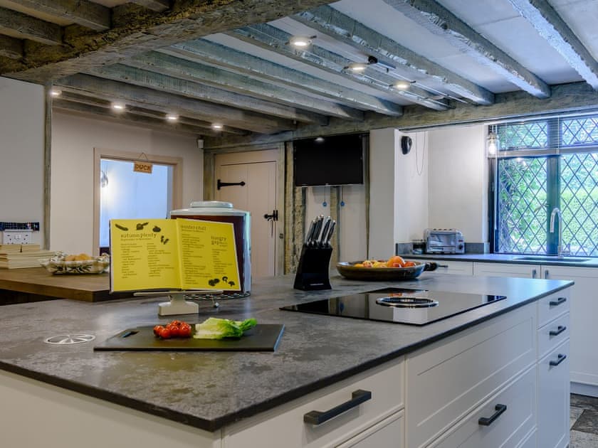Kitchen | Furnace House - Furnace Cottages, Felbridge