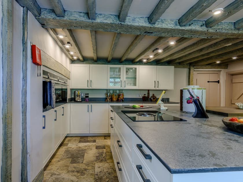 Kitchen | Furnace House - Furnace Cottages, Felbridge