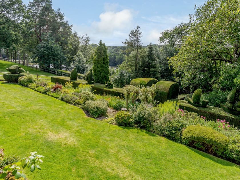 Garden and grounds | Furnace House - Furnace Cottages, Felbridge