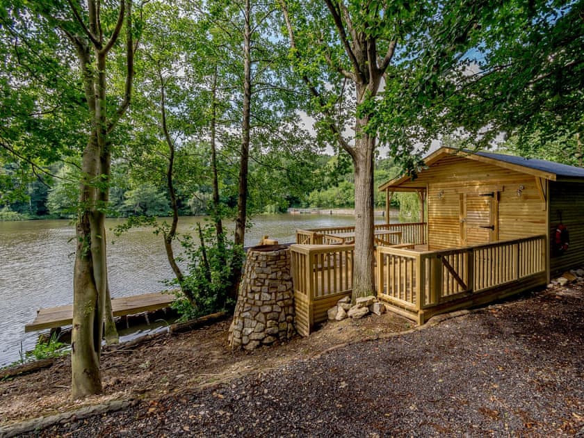Garden and grounds | Furnace House - Furnace Cottages, Felbridge