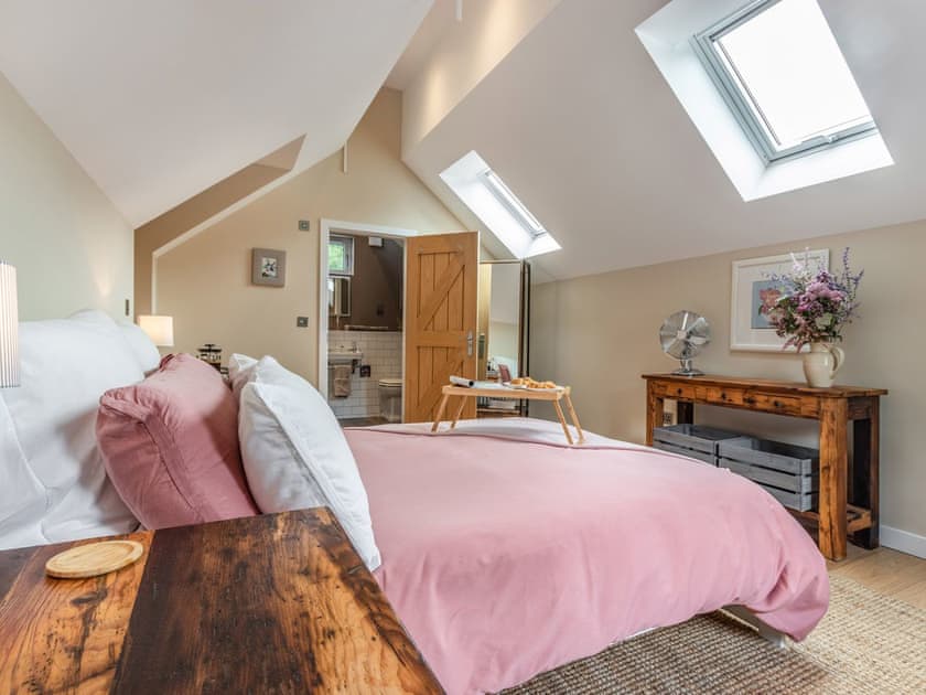 Double bedroom | The Granary - Dunira Cottages, Dunira, near Comrie