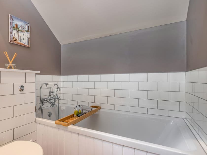 En-suite | The Granary - Dunira Cottages, Dunira, near Comrie
