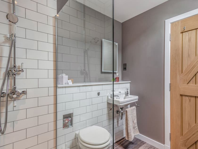 Shower room | The Granary - Dunira Cottages, Dunira, near Comrie
