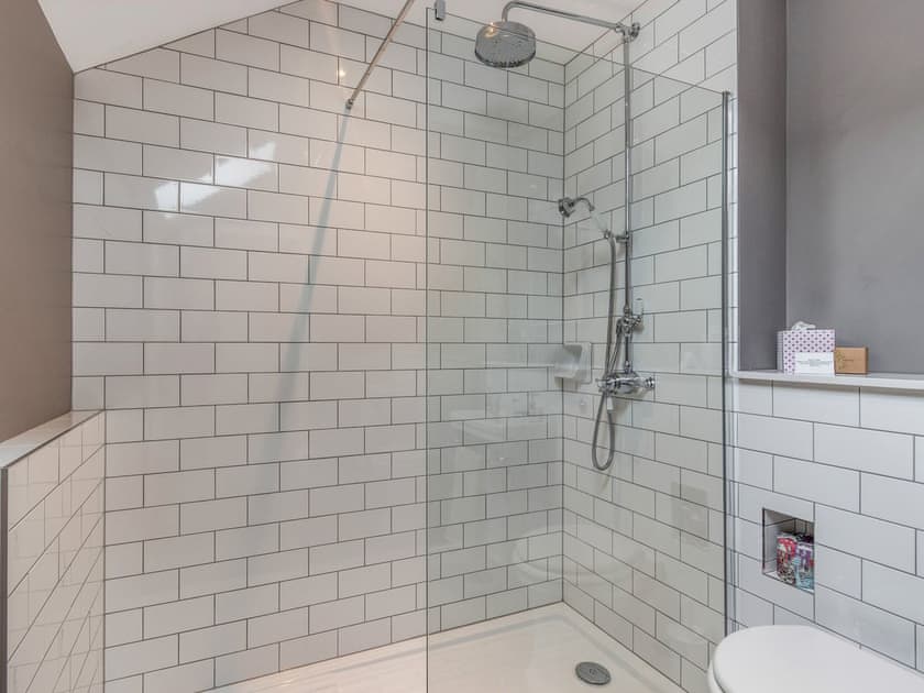 Shower room | The Granary - Dunira Cottages, Dunira, near Comrie