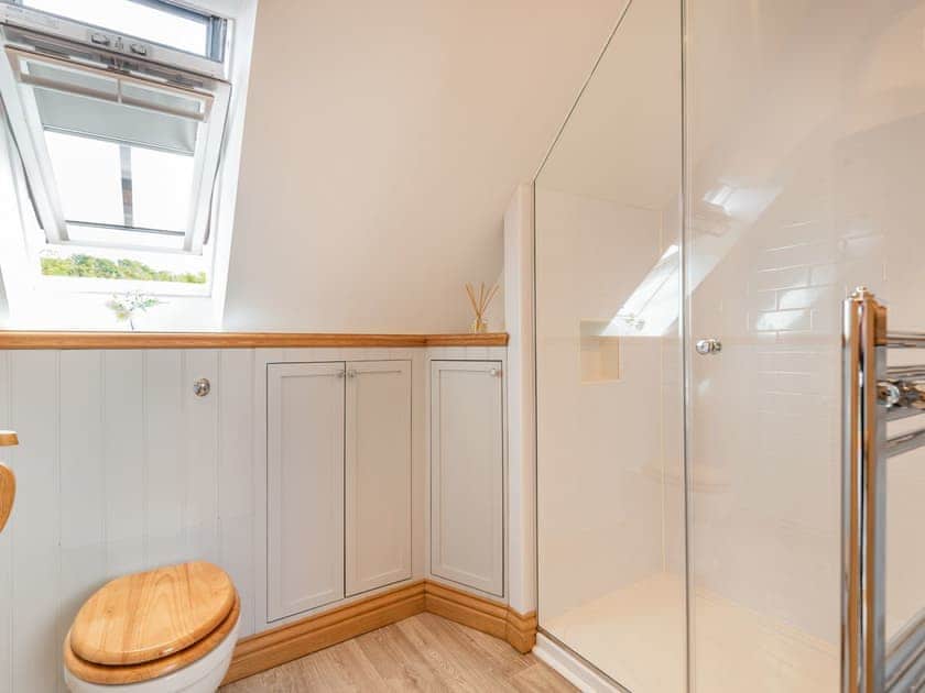 Shower room | Lucky’s Stable - The Osiers, Chichester