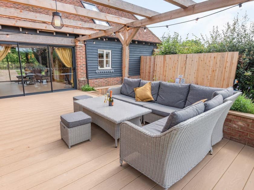 Sitting-out-area | Lucky’s Stable - The Osiers, Chichester