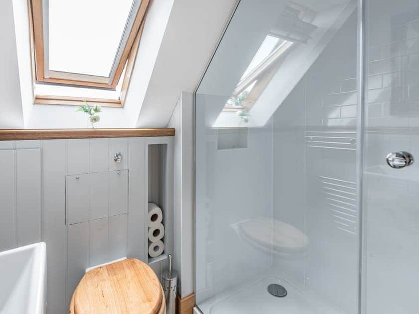 Shower room | The Osiers- Silhouette’s Stable - The Osiers, Chichester