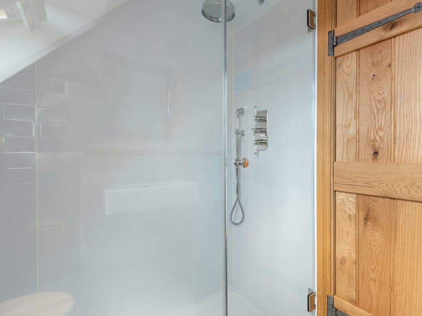 Shower room | The Osiers- Silhouette’s Stable - The Osiers, Chichester