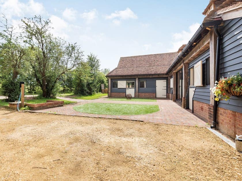 Exterior | The Osiers- Silhouette’s Stable - The Osiers, Chichester