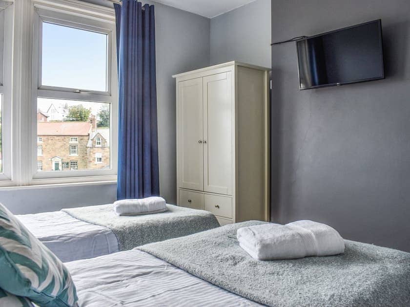 Twin bedroom | South Villa, Sandsend