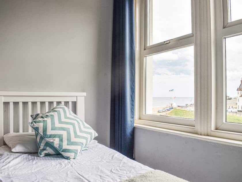 Twin bedroom | South Villa, Sandsend