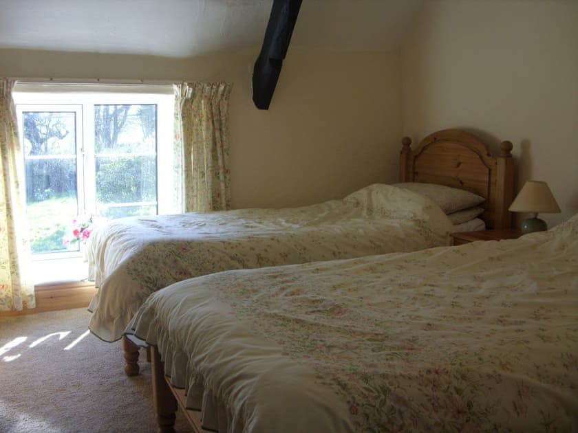 Twin bedroom | Daisy Cottage - East Hook Holiday Cottages, Okehampton