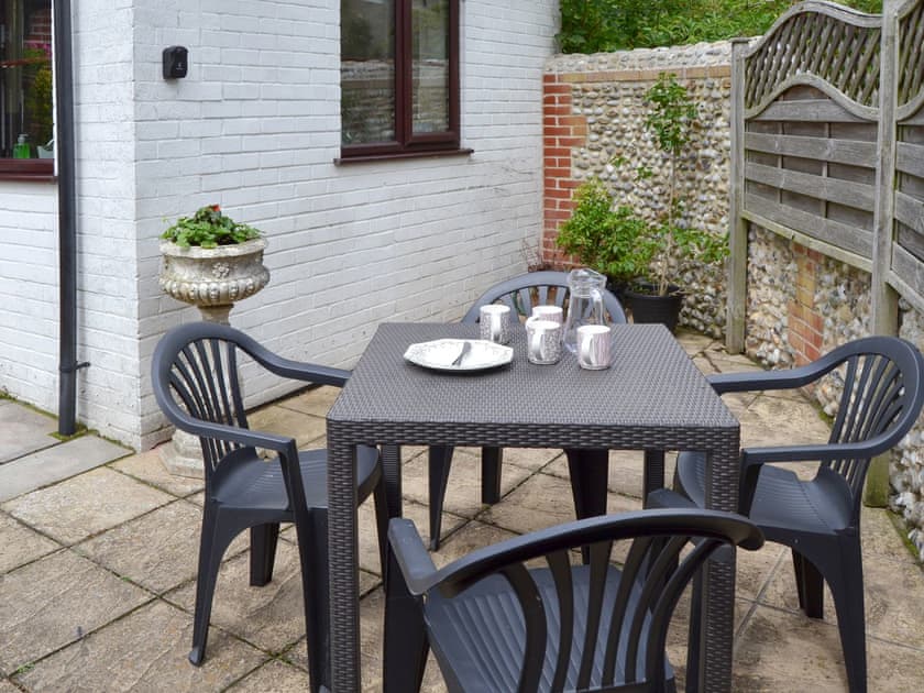 Sitting-out-area | Gulls Nest, Blakeney