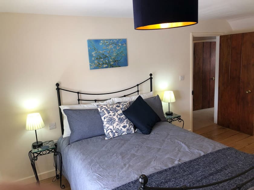 Cottage double bedroom | Church View Cottage and Barn, Hatherleigh, near Okehampton