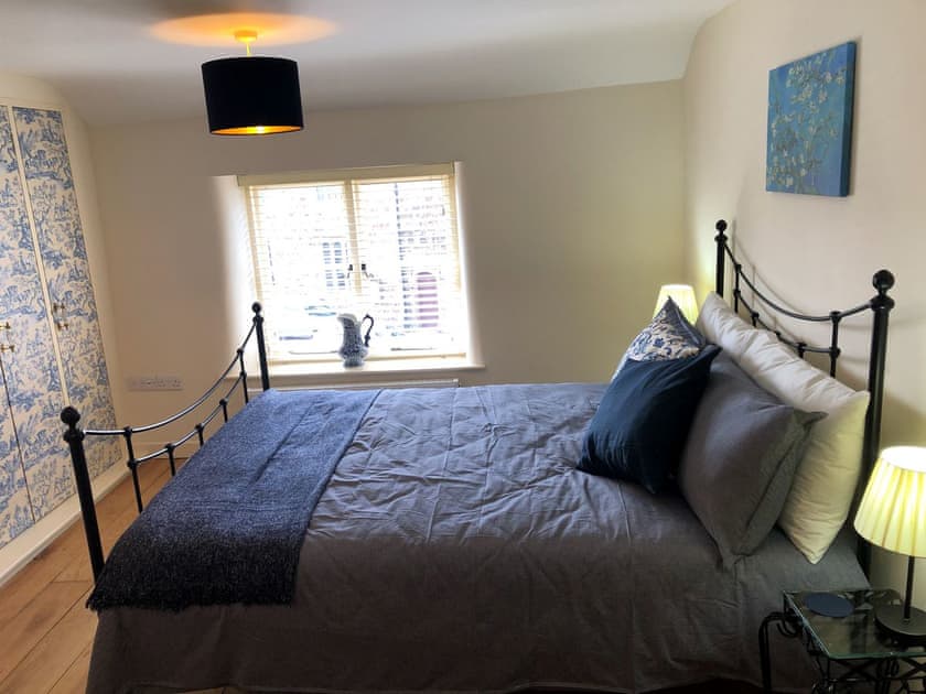 Cottage double bedroom | Church View Cottage and Barn, Hatherleigh, near Okehampton