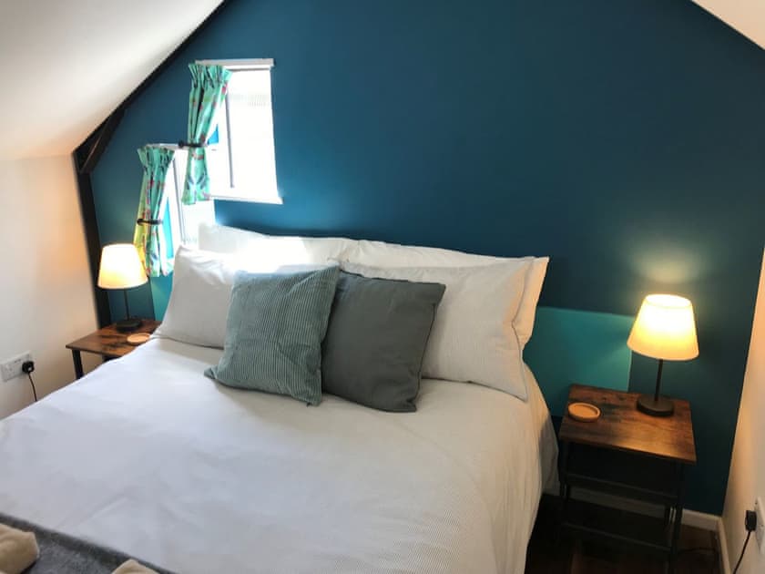 Barn family bedroom | Church View Cottage and Barn, Hatherleigh, near Okehampton