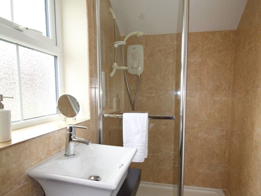 Attic en-suite | Fern Lea, Sleights, near Whitby