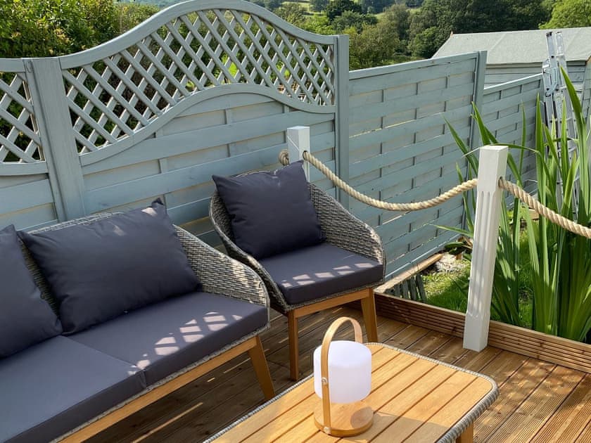 Sitting-out-area | Oakleigh, Holymoorside