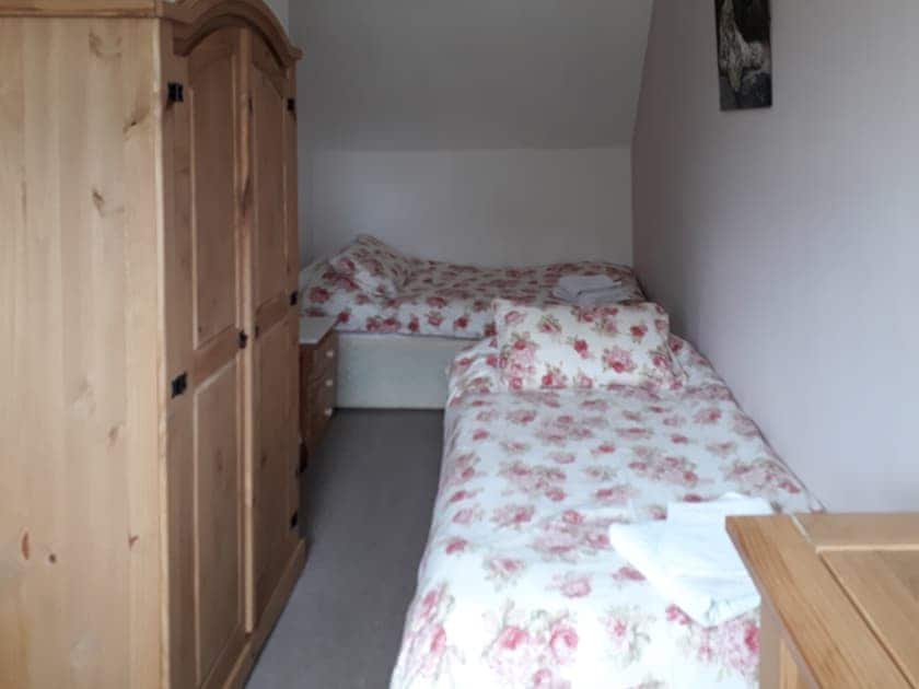 Twin bedroom | Swiss Cottage, Alrewas, near Lichfield