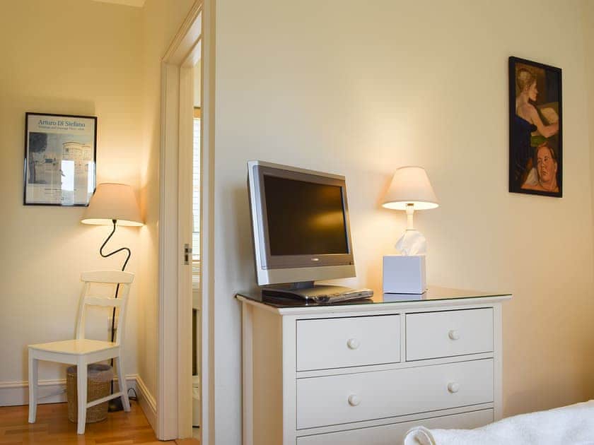 Double bedroom | Len Cottage - Nene Valley Cottages, Clopton, near Kettering