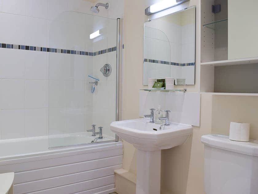 Bathroom | Len Cottage - Nene Valley Cottages, Clopton, near Kettering