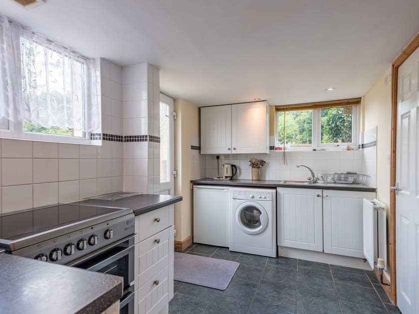 Kitchen | Gainsborough Cottage, Chapel St Leonards