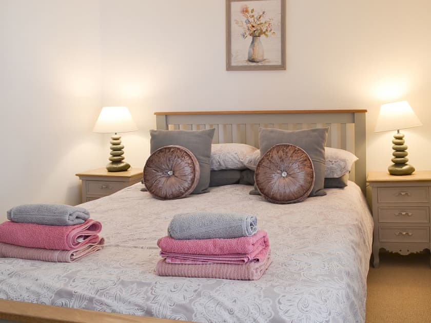 Double bedroom | Sweet Pea Cottage, Holt