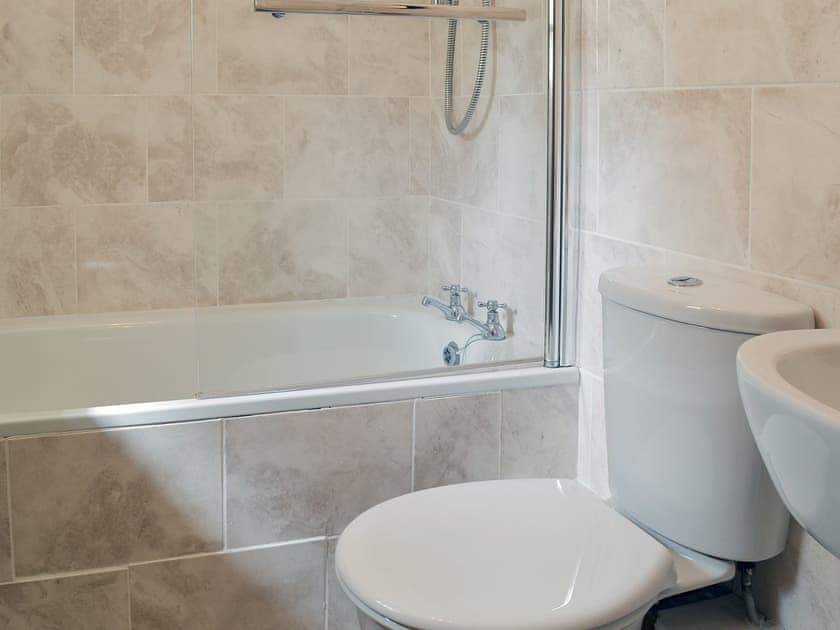 Bathroom | Sweet Pea Cottage, Holt