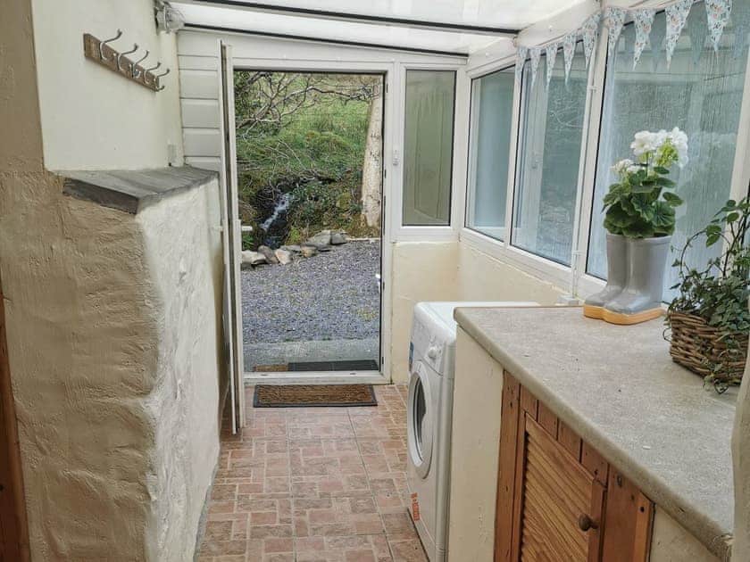 Porch with utility area | Hendy, Waunfawr, near Caernarfon