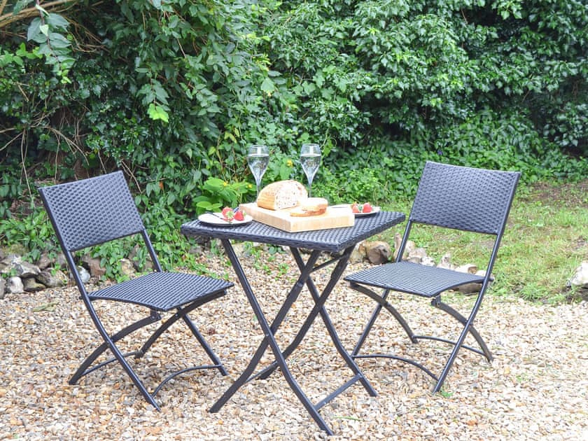 Sitting-out-area | Eden Cottage, Little Haubois, near Norwich