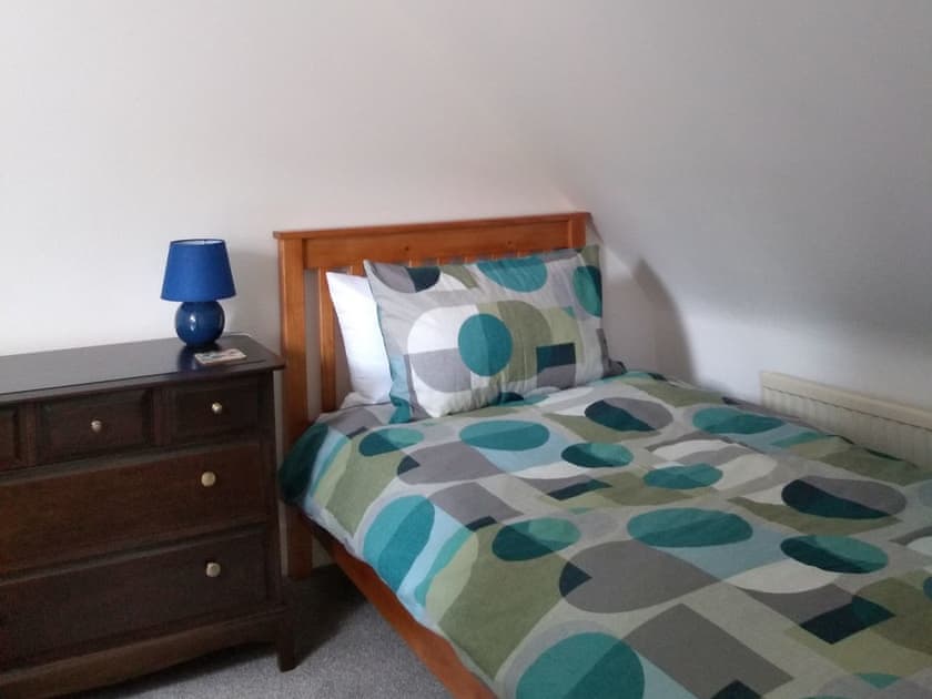 Twin bedroom | Needle Cottage, Cullen