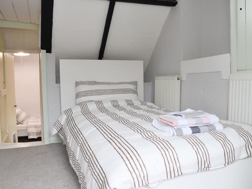 Twin bedroom | Brook Cottage, Dawlish