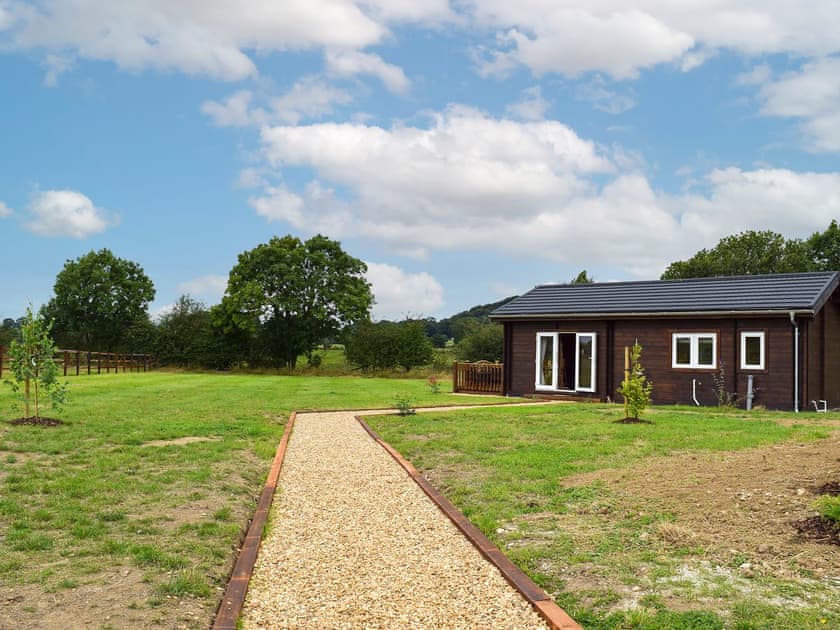 Garden and grounds | Reynard’s Retreat - Coplow Cabins, Billesdon, near Leicester