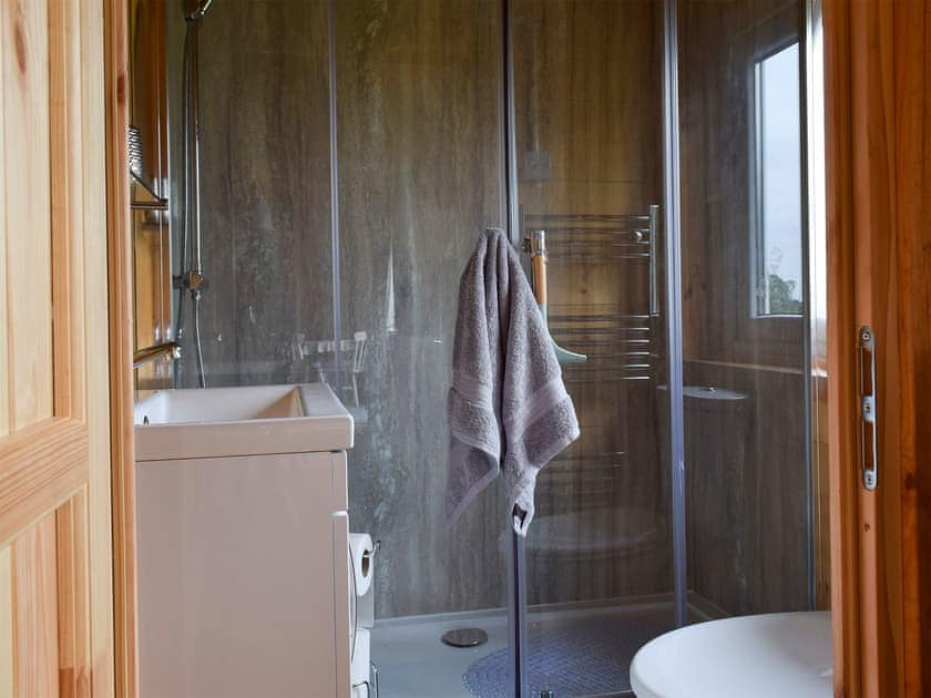 Shower room | Pheasant Lodge - Coplow Cabins, Billesdon, near Leicester