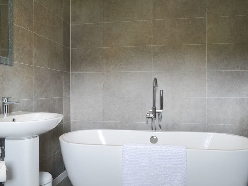 En-suite | Boatman’s Cottage at Inverinan Mor, Inverinan