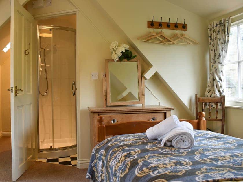 Twin bedroom | Ewden Cottage, Robin Hood’s Bay